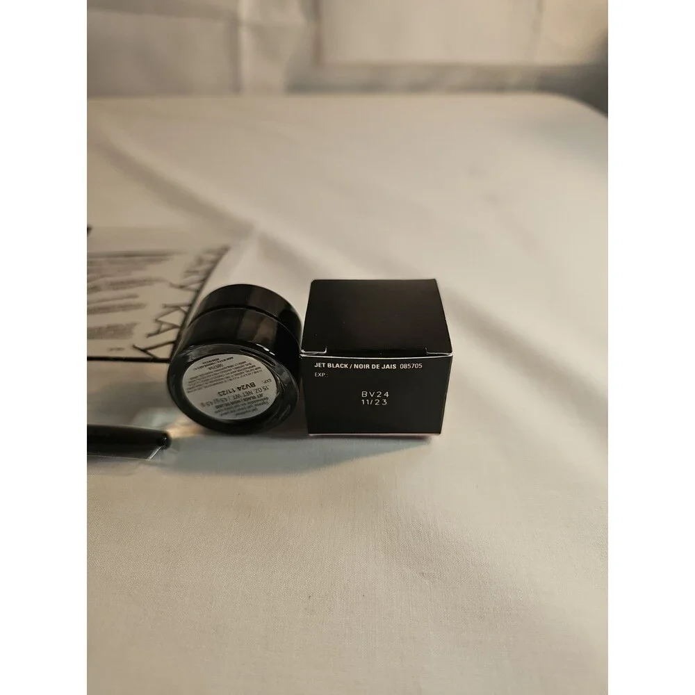 NIB Mary Kay Jet Black Gel Eyeliner W/Expandable Brush Applicator Past Stock